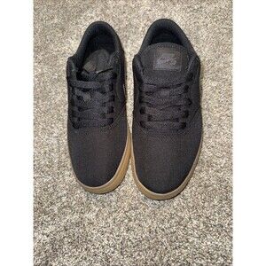 Size 6.5Y- Nike SB 905373-006 Black